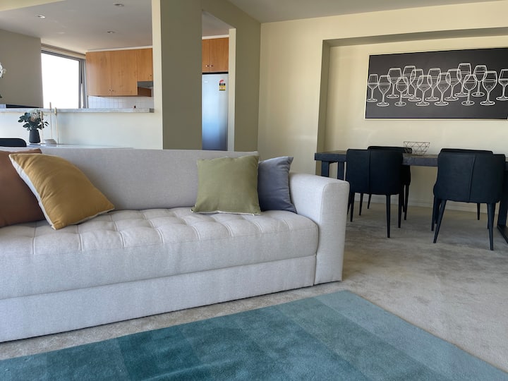 Cosy Stays @ North Sydney 2bdrm Parking Pool & Gym
