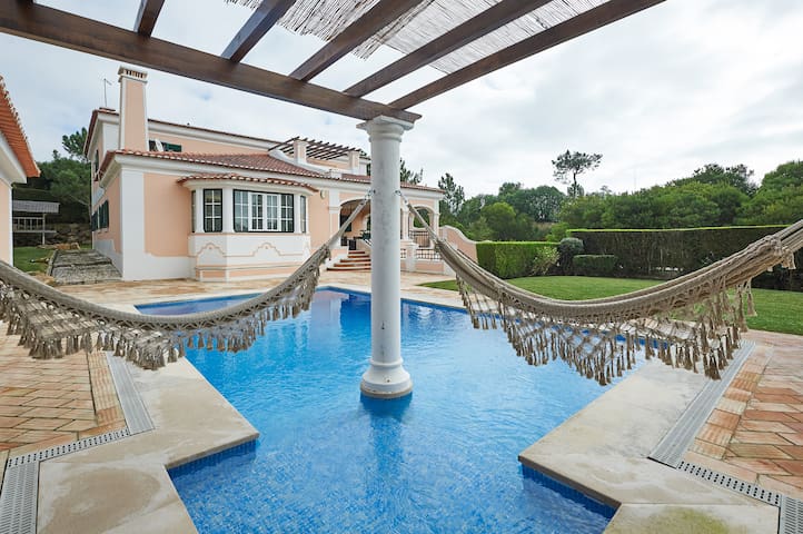 Noble Villa: Six Suites, Pool, Co-working Space