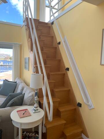 Waterfront in the Heart of Watch Hill gallery image 4