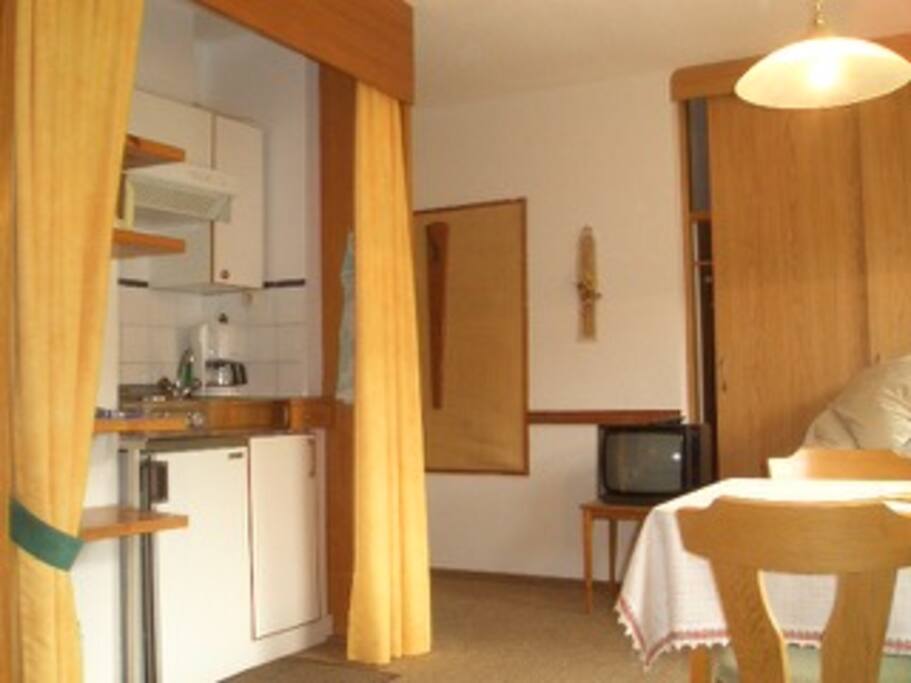 Blick towards kitchen efficiency unit