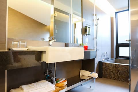 EG Hostel 6 rooms 6 bathrooms 14 people Shirinxi Owanda Qingjingxi Tsui Sun Moontan Zinan Palace Acc