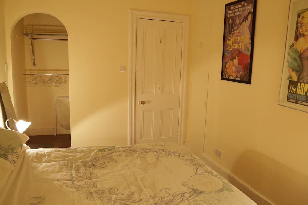 Double bedroom - small walk in wardrobe