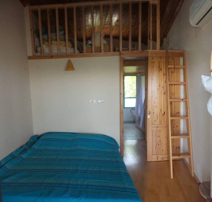 bedroom/gallery