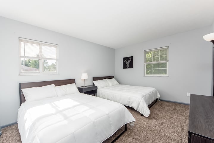 ห้องนอน 2 (เตียงใหญ่ 2 หลัง)