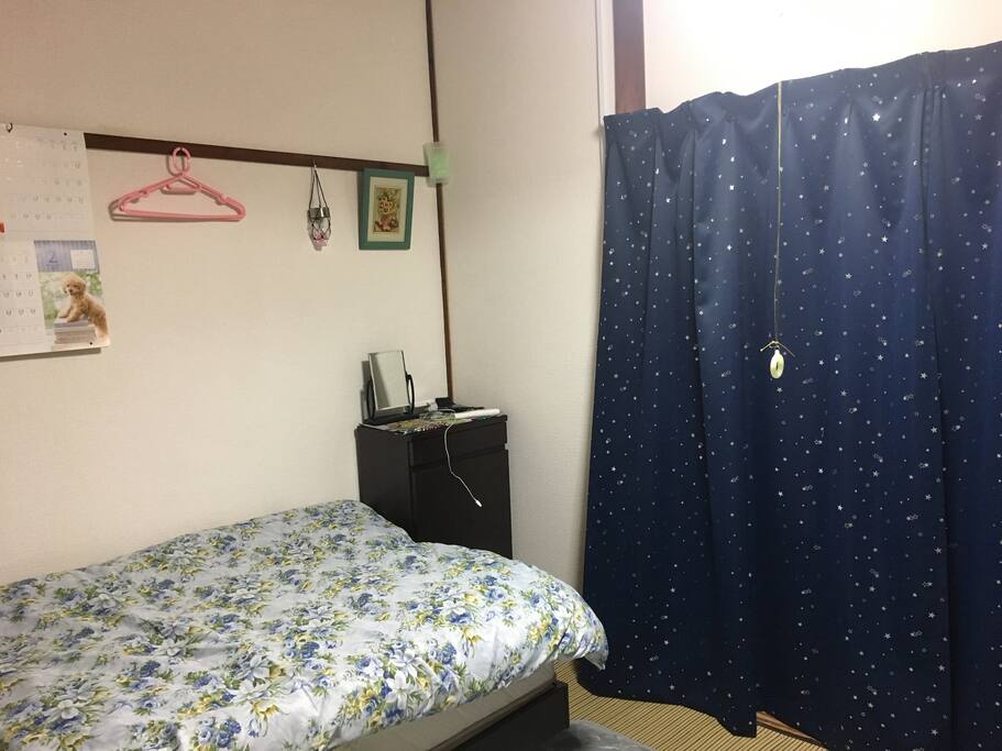 ゆっくり休んでください
遮光カーテンだよ
静かなお部屋ですよ