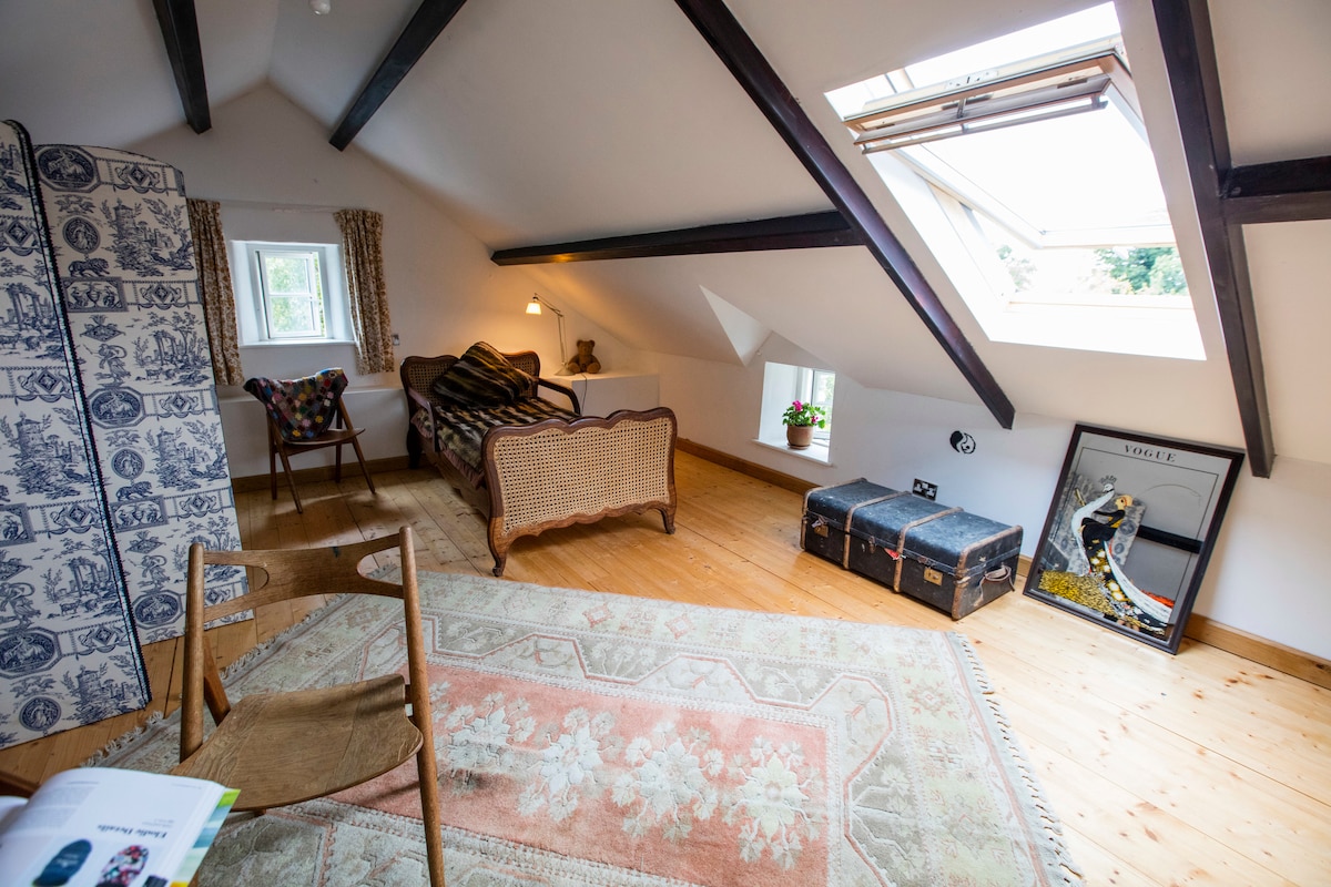 Sovrum med 2 enkelsängar.