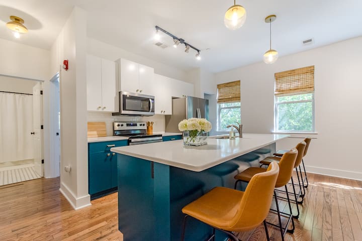 The NoFo House - A Modern Downtown Getaway