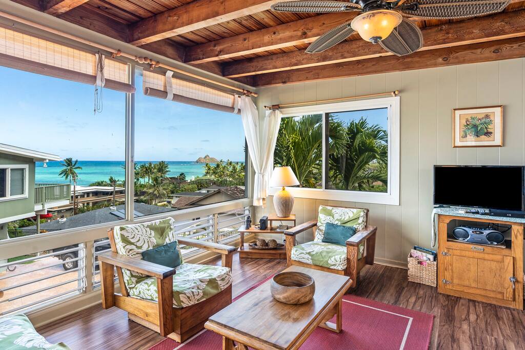 Lanikai Ocean View Cottage Guesthouses for Rent in Kailua, Hawaii