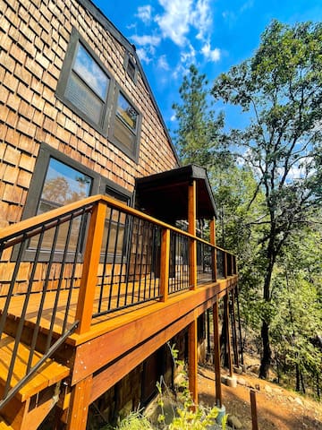 The Knotty Pine Lodge in Blue Lake Springs