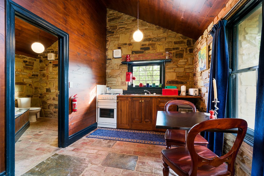 Fully equipped kitchenette