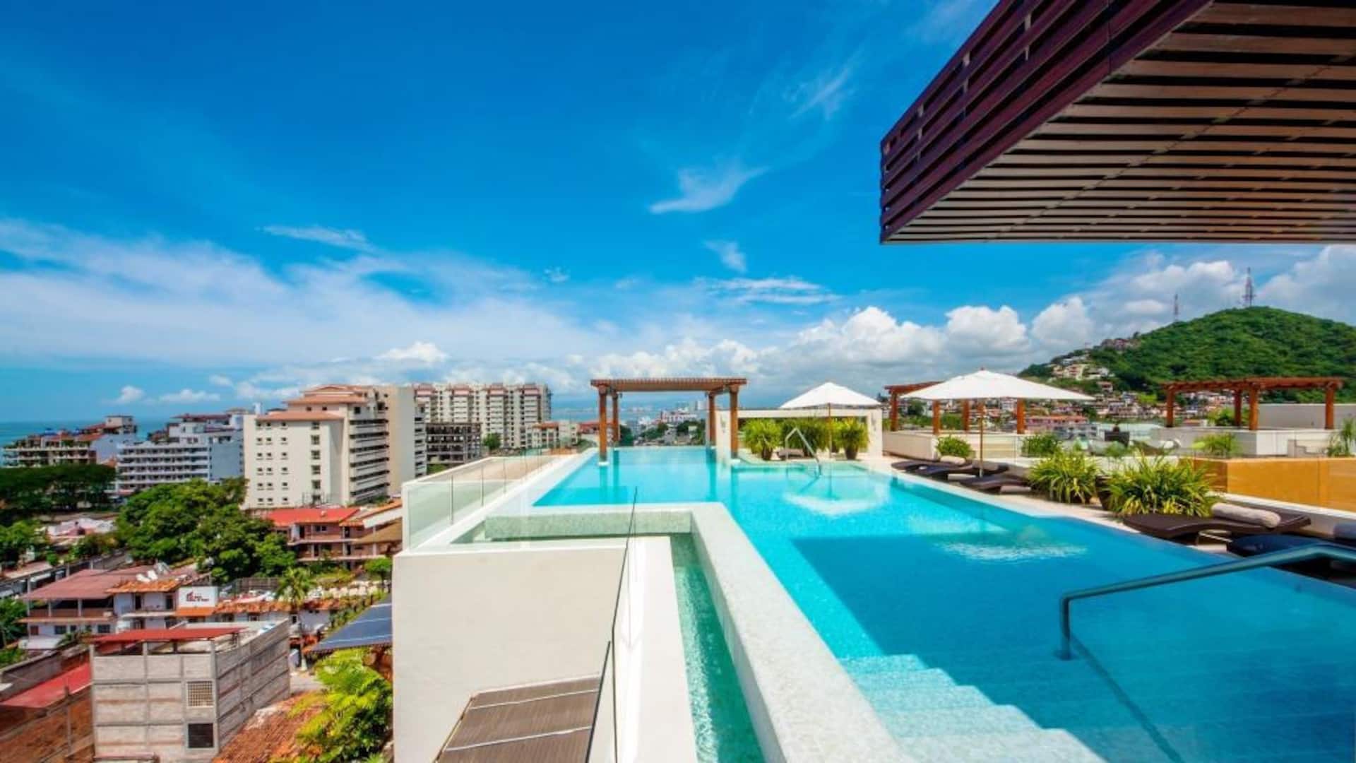 Unbeatable locationV399 1BR Home near beach!
