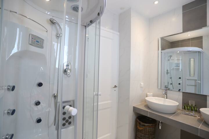 Panoramic House Psarou Mykonos gallery image 4