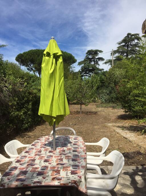2 ème jardin cloturé 200 M² Avec terrasse