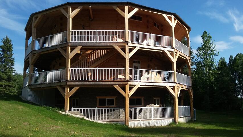 Luxury East of Jasper - Suite Run of the House
