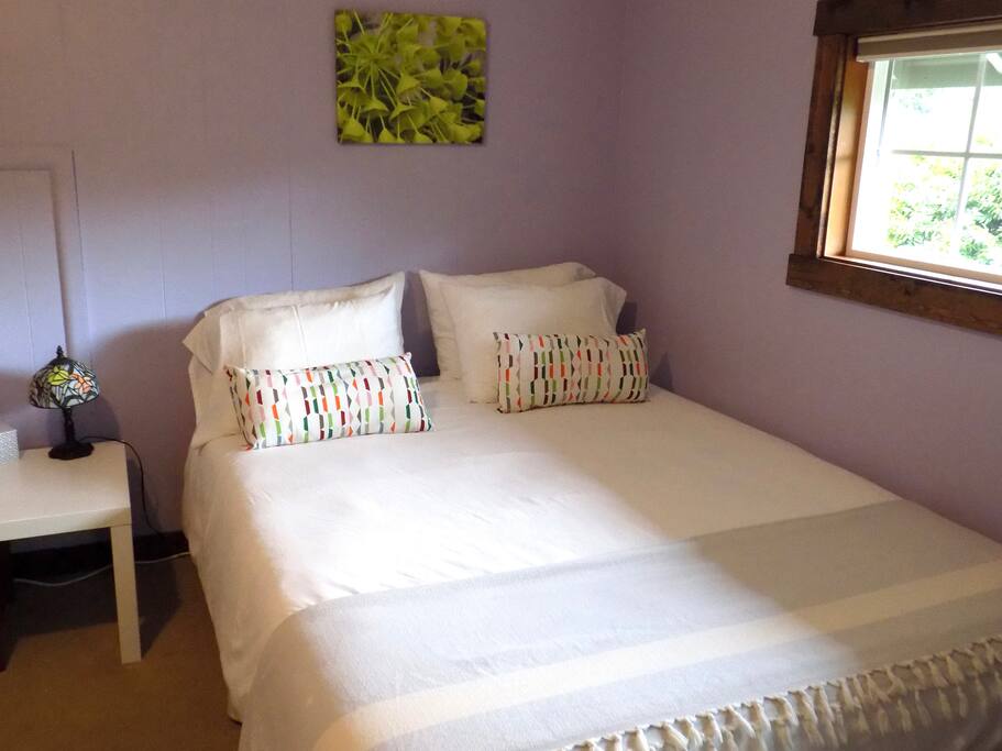 Queen size bed