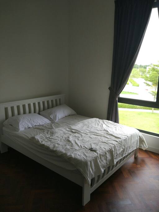 Guest bedroom