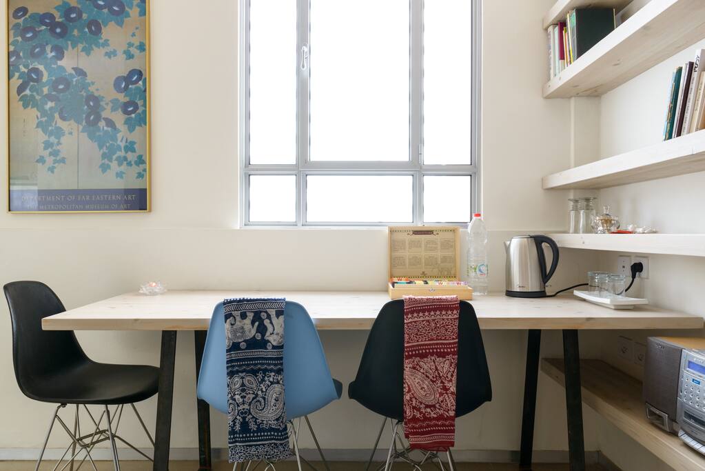 Urban Retreat: Neat Studio Near Everything