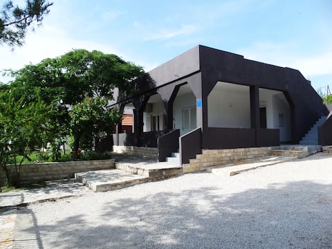 House Jurjevic - whole house with yard&parking