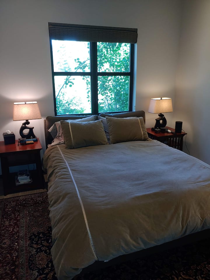 Queen 3rd Bedroom