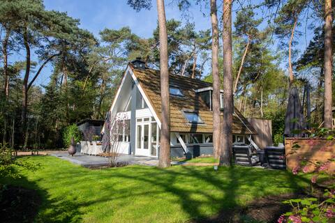 Luxury villa Isabella in forest in Baarle-Nassau