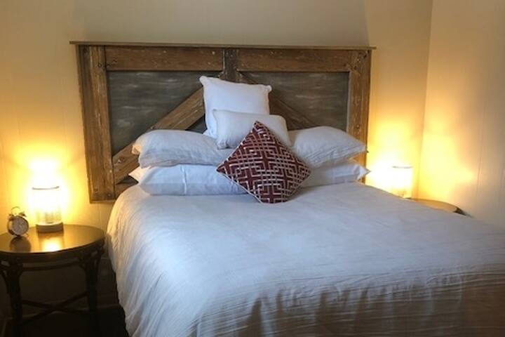 Relax In a Quiet Little Town