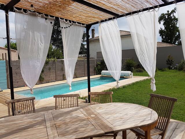 Belle maison familiale avec piscine gallery image 2