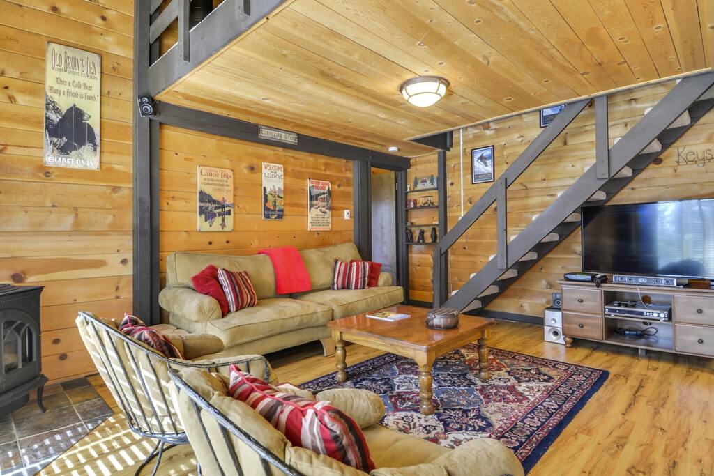 Couch,Furniture,Oven,Chair,Indoors