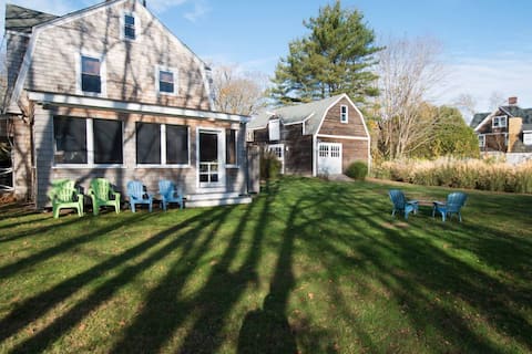 The Hiller Hideaway in Pier (quick walk to beach!)