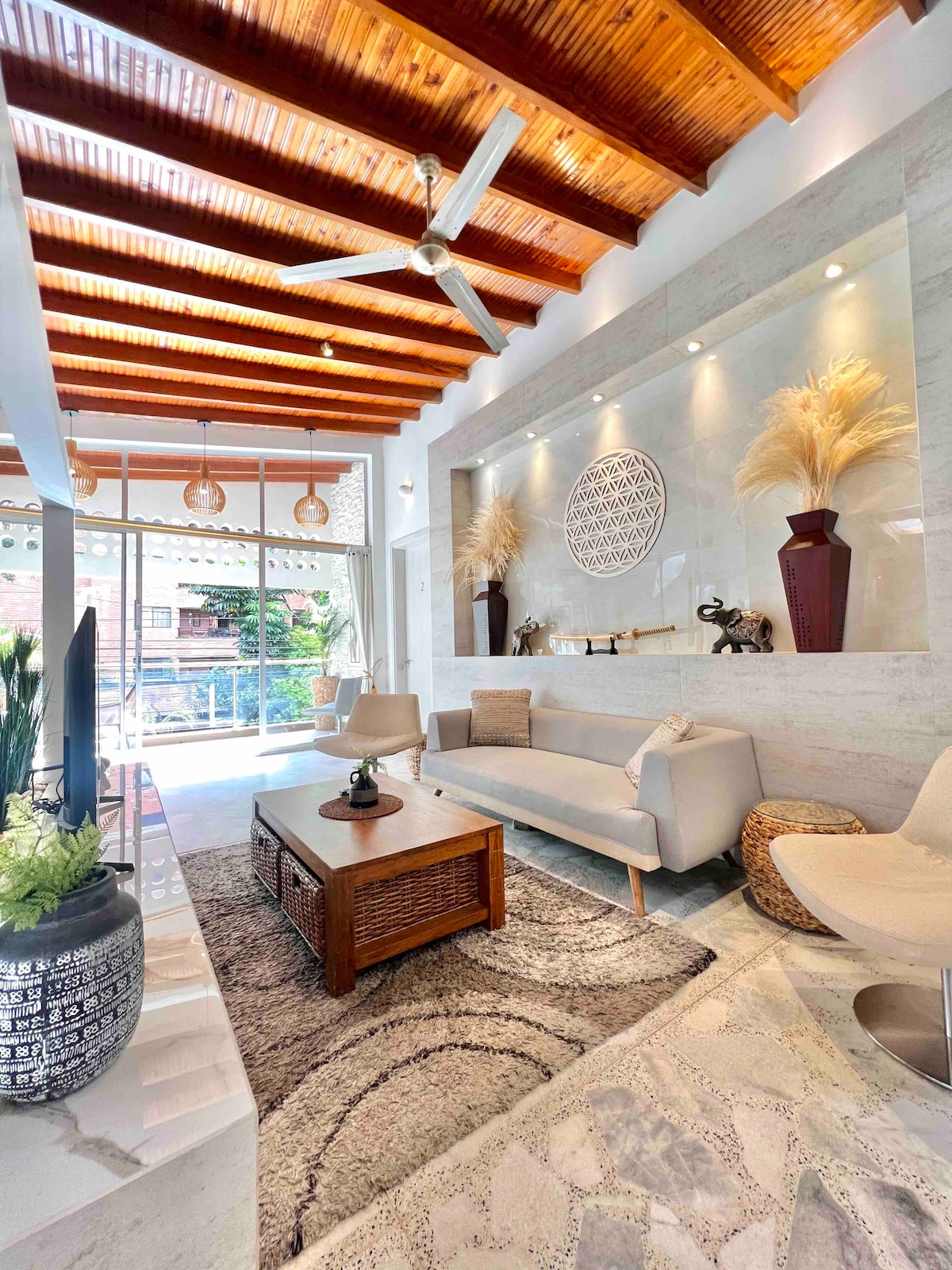 5BR Villa in Medellín — 5 bedroom vacation rental in Medellín