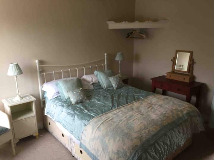 غرفة النوم 2