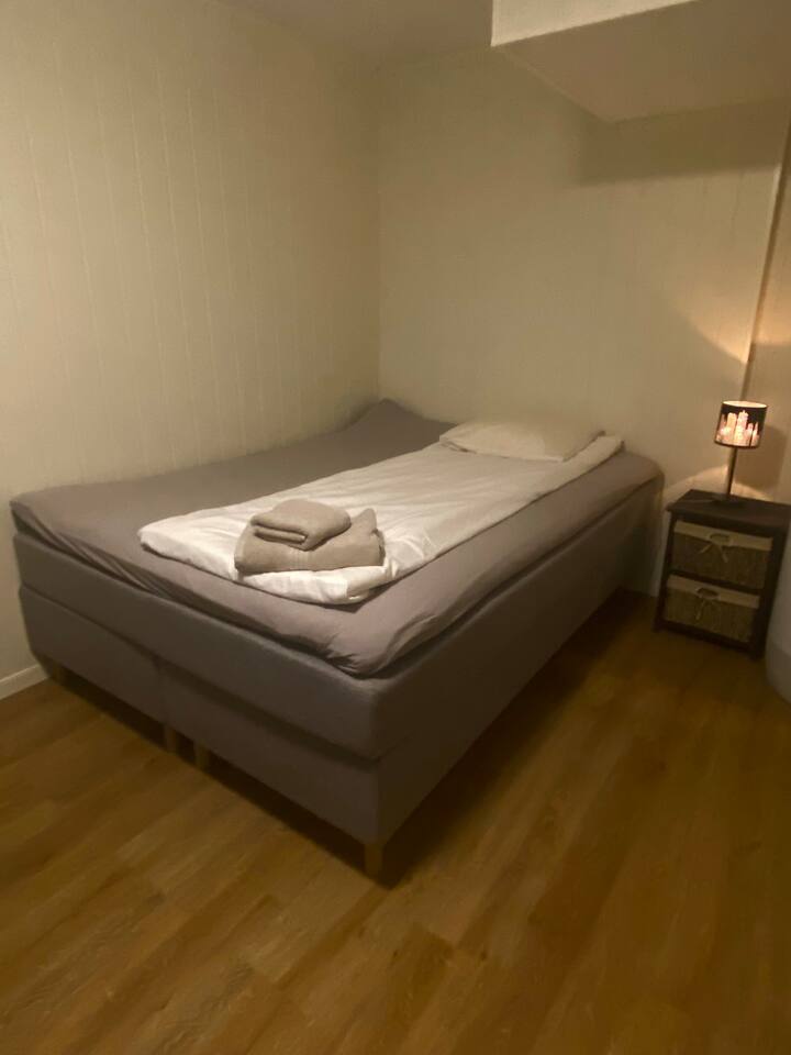 Chambre 4
à l'étage du bas. 
1 lit de 150 cm