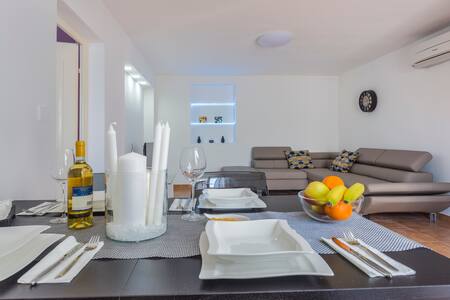 Monte&PARADISO-9min walk from beach (free parking)