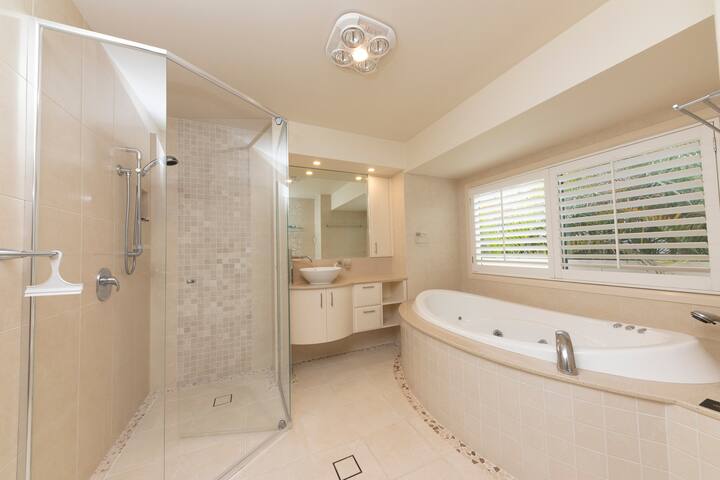 One Mile House gallery image 3