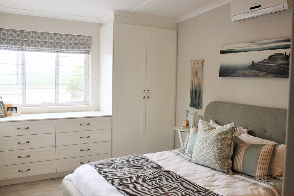 Downstairs en-suite room. Queen size bed
