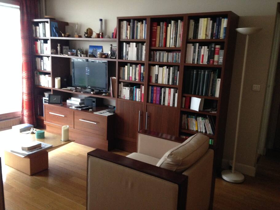 Salon / Main Room