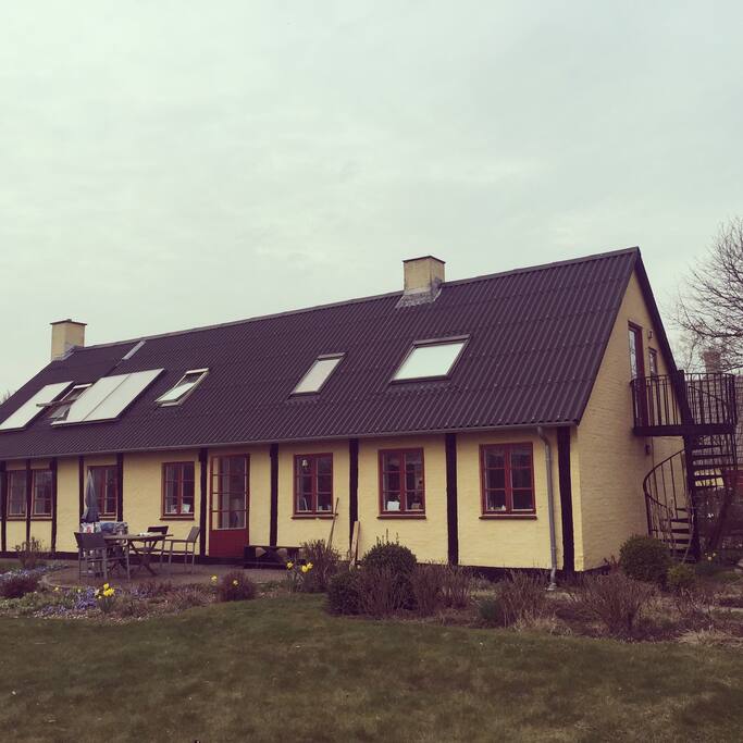 Huset set fra haven
