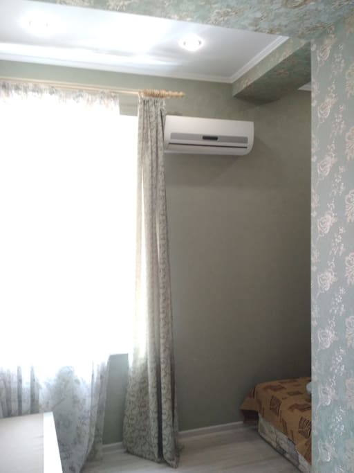 Кондиционер в каждой комнате\Air conditioning in every room.