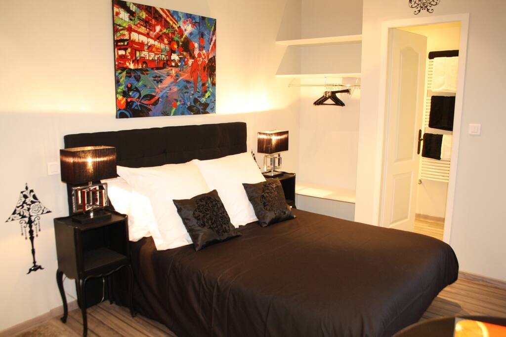 Chambre grand lit