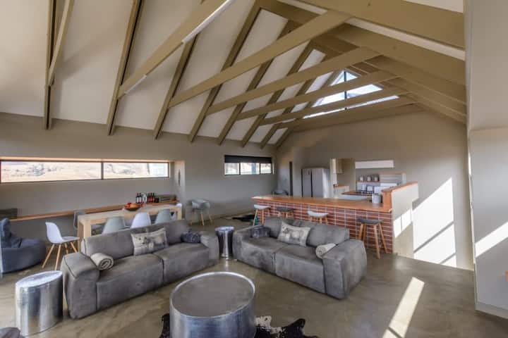 Mahem - 1022 @ Highland Gate Estate - Dullstroom