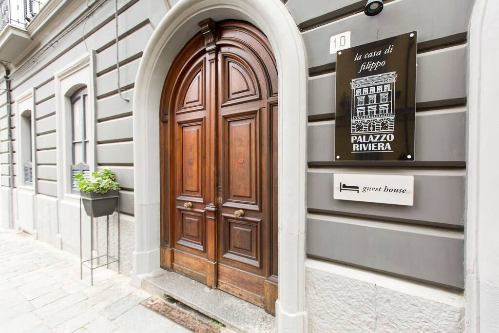 ingresso palazzo riviera