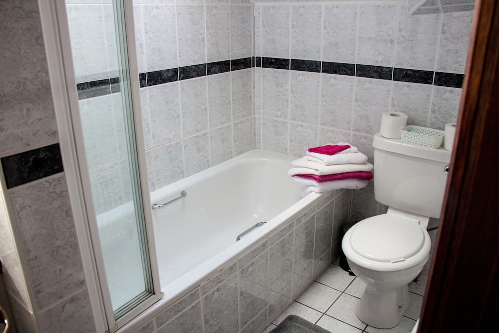 En Suite Bathroom with Bath & Power Shower