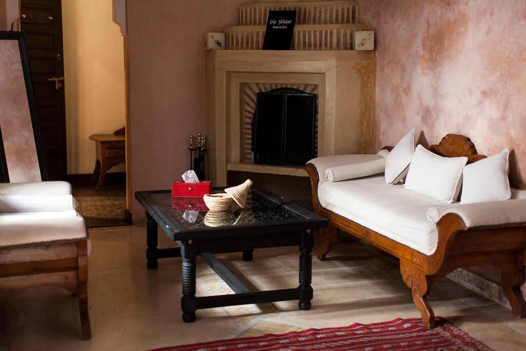 BALINAISE ROOM