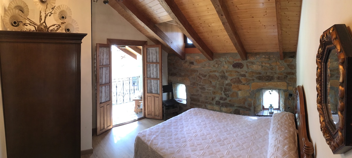 Bračni krevet s balkonom