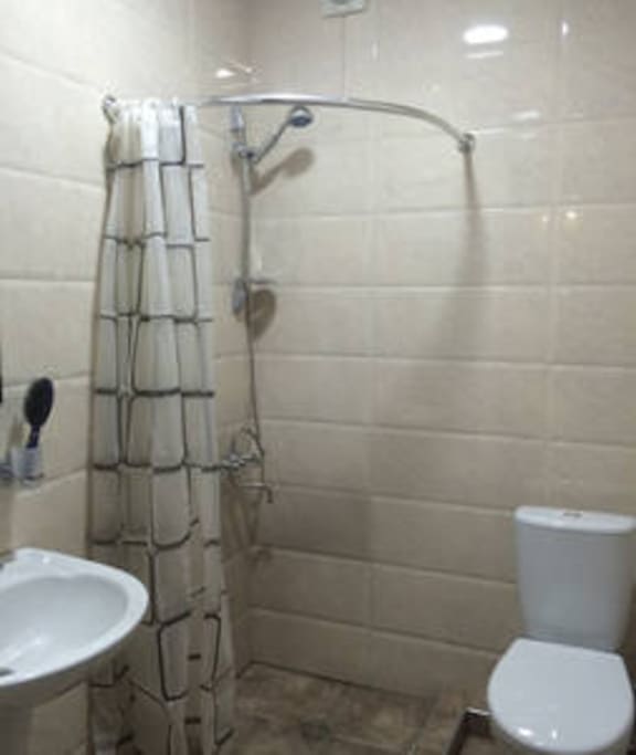 toilet/shower