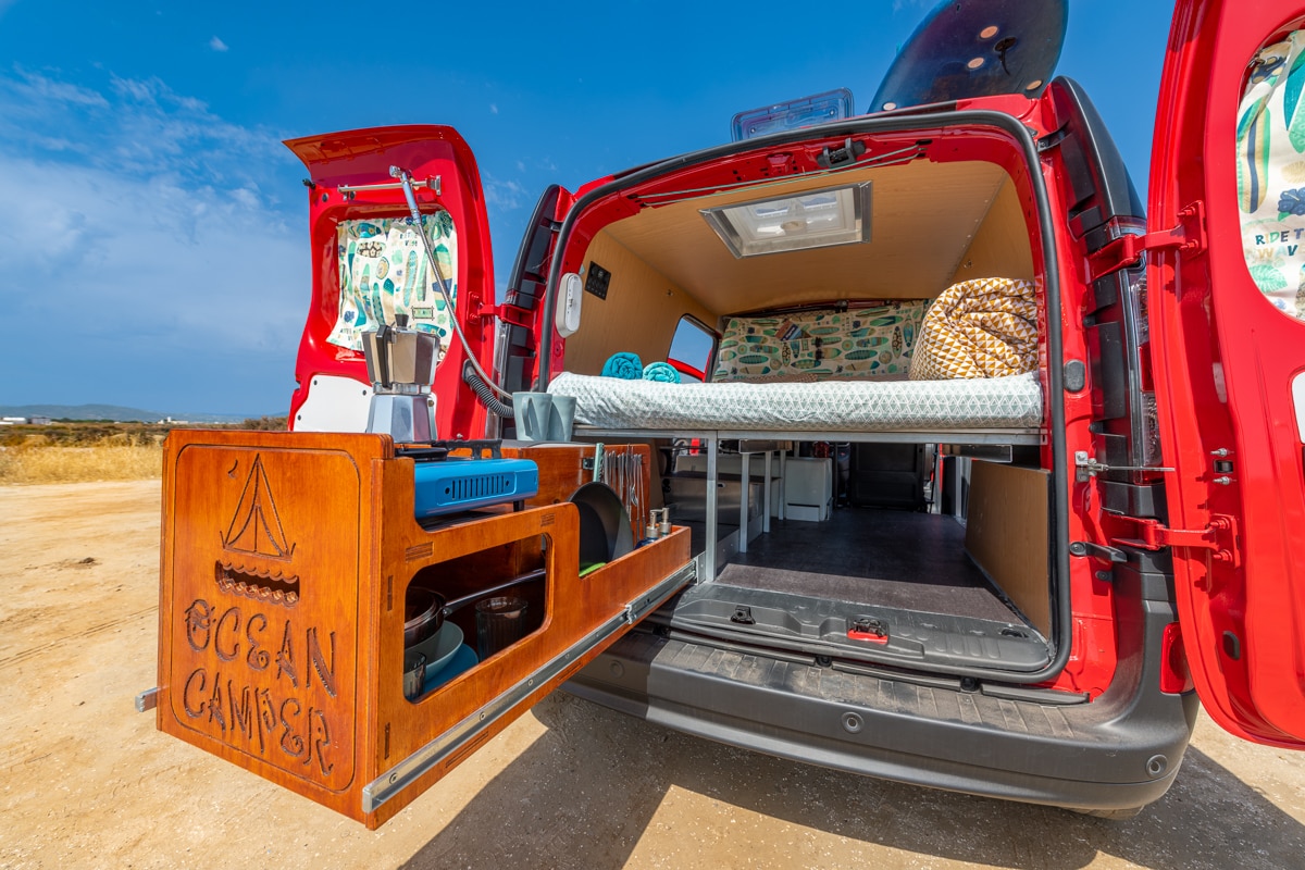 Based on Renault Kangoo, this micro camper with inflatable roof