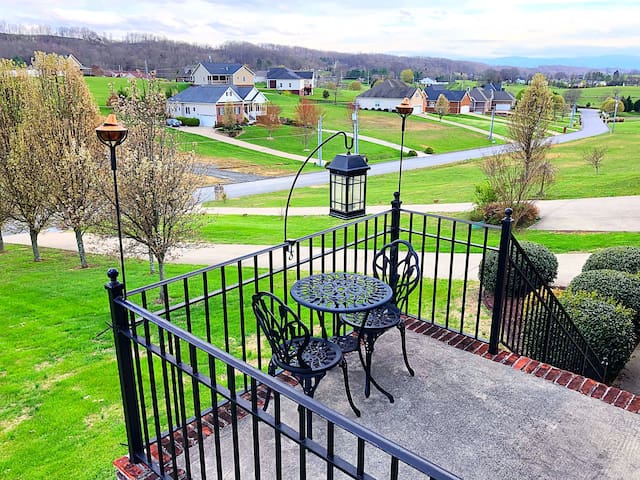 Beautiful 5BR/4BA Home, Vacation or Wedding Guests