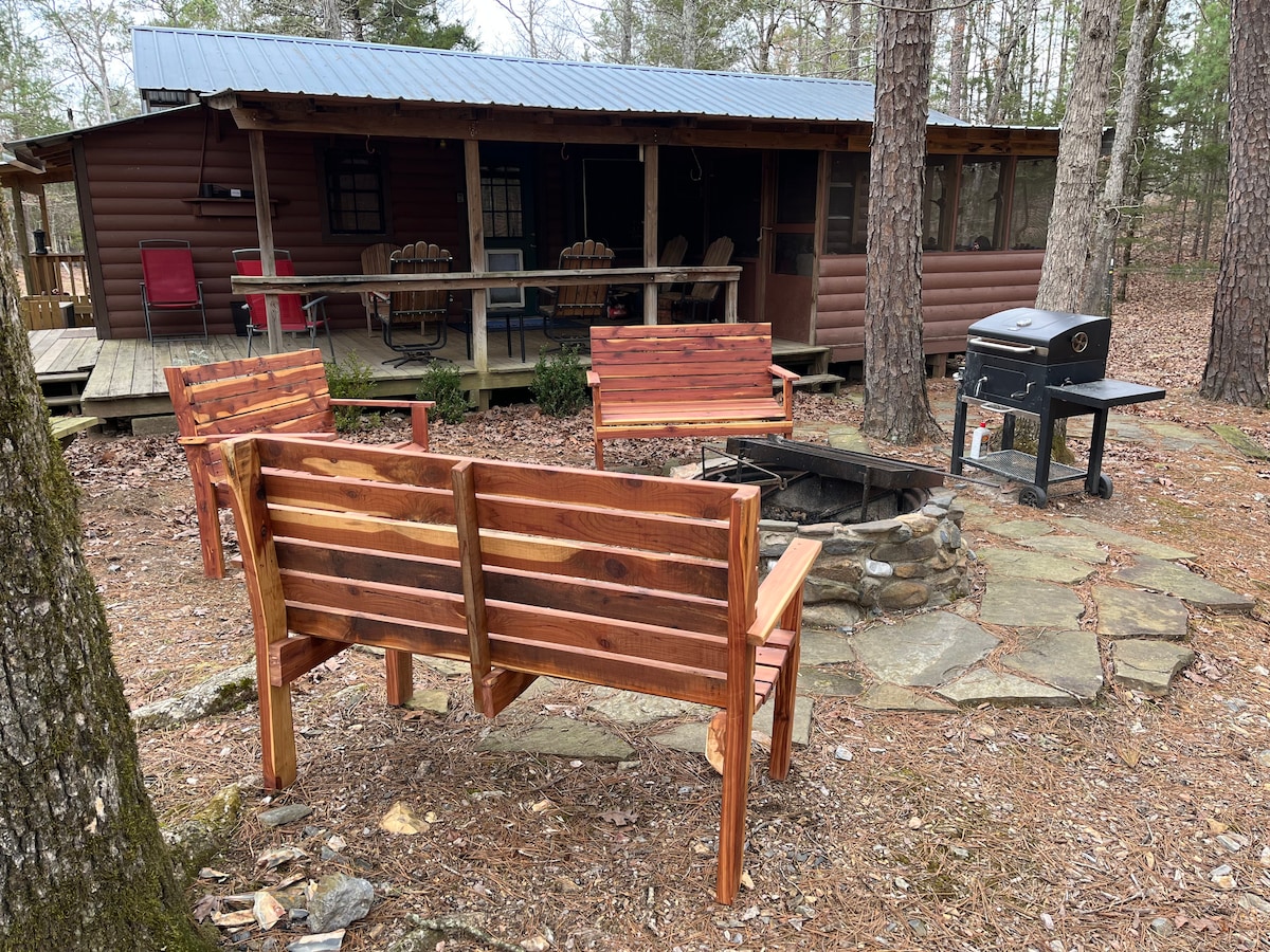 The Fox and the Hound Cabins Main Cabin Houses for Rent in Mena