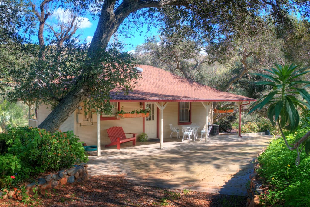 Guest House Front Patio & Entrance