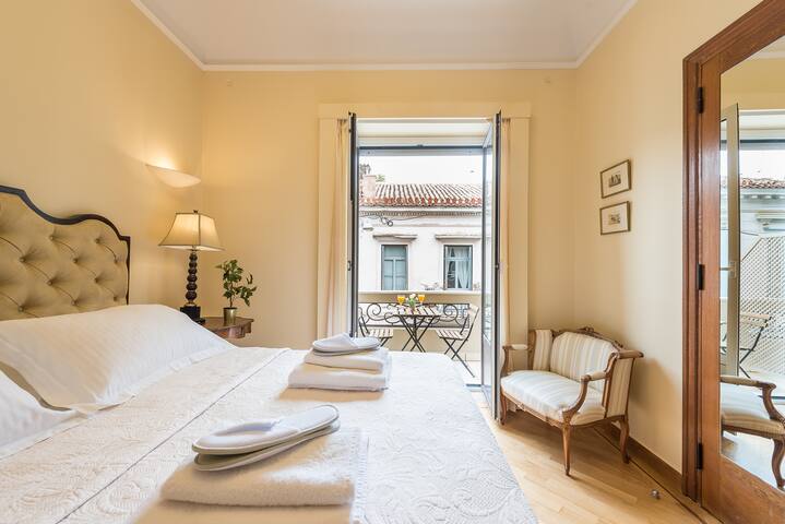 Magnolia Monumental Suite / KRH