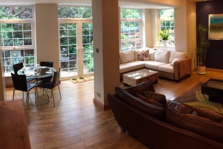 Luxury Garden Apartment